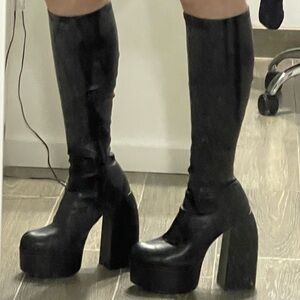 Beautiful Calf/Under Knee High Platform Fitted Boots